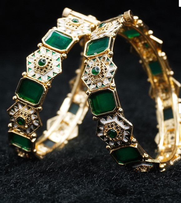 Women Green Bangle